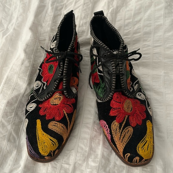 Customer made boots in Turkey flower design gently worn size 9 - Picture 1 of 3